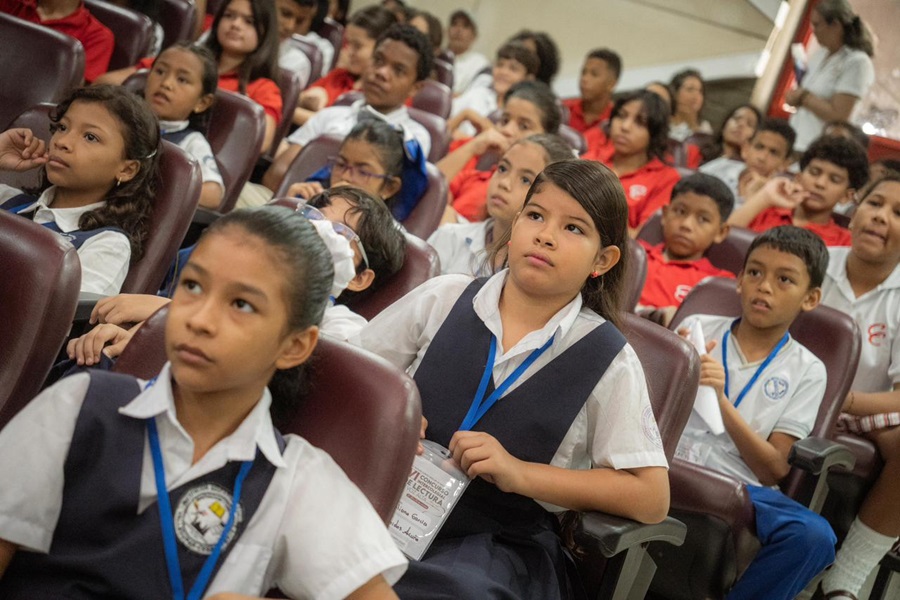 Talento y pasión por la lectura brillaron en el Concurso Intercolegial de Lectura en Voz Alta de Comfacesar