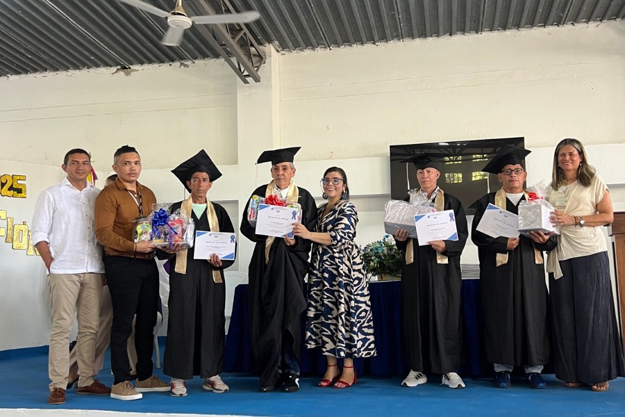 38 internos de ‘La Tramacúa’ recibieron título de bachiller en Valledupar 