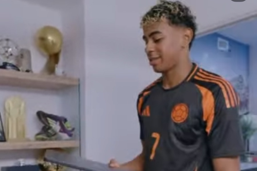 Lamine Yamal estrenó canal de YouTube y sorprendió al lucir la camiseta de Luis Díaz